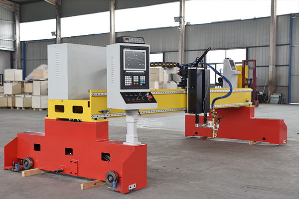 龍門式數(shù)控切割機 龍門式數(shù)控切割機